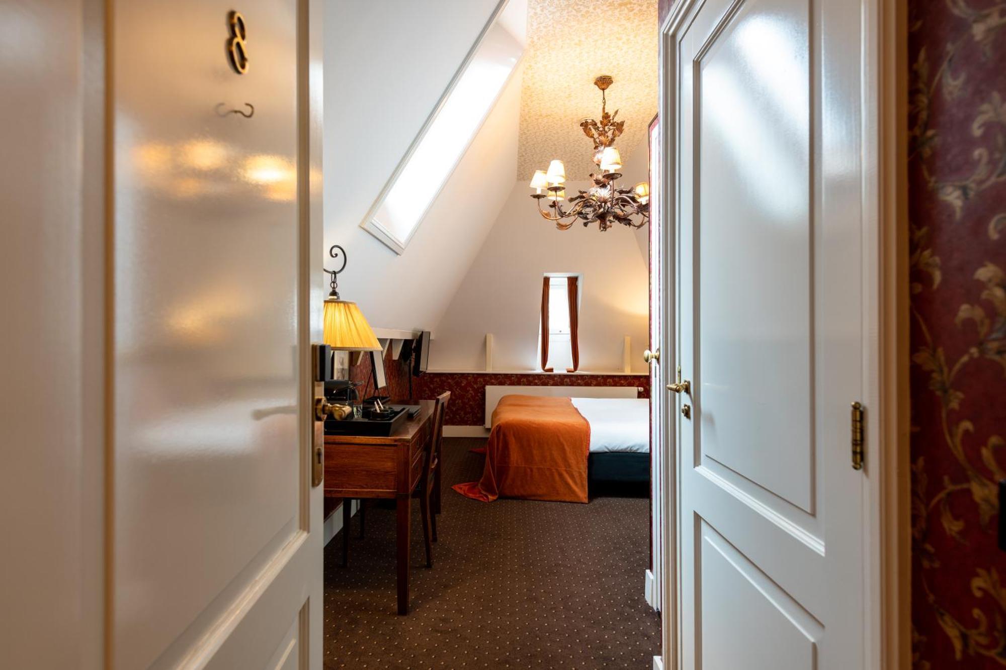 Grand Boutique Hotel-Restaurant Huis Vermeer Deventer Zimmer foto